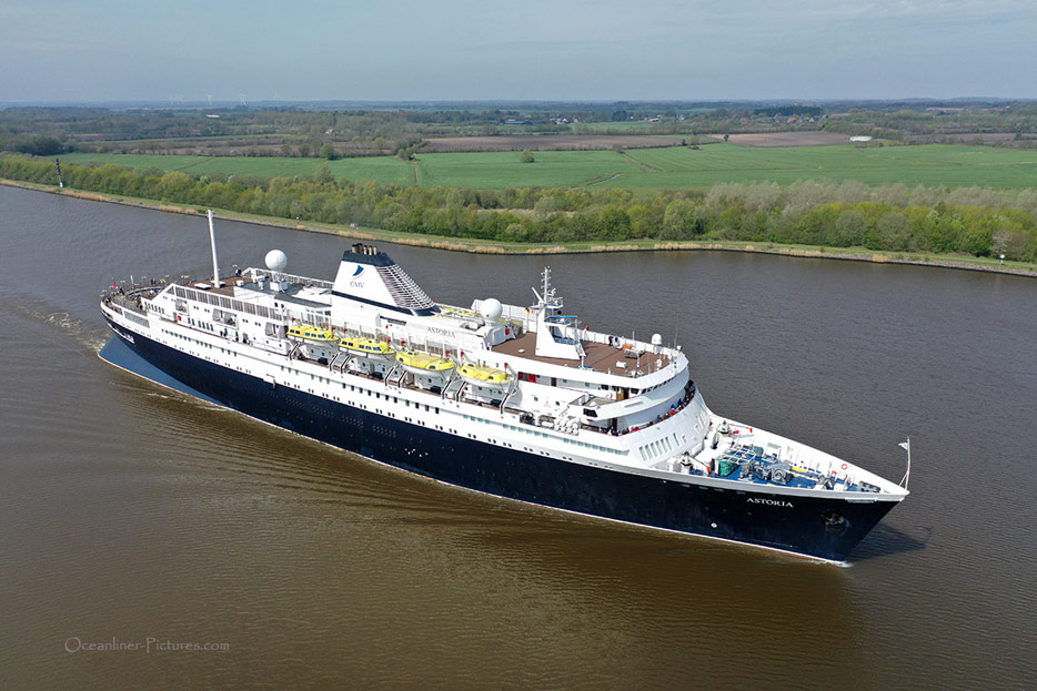 Astoria 2019 im Nord-Ostseekanal (Bild: Oliver Asmussen, oceanliner-pictures.com)