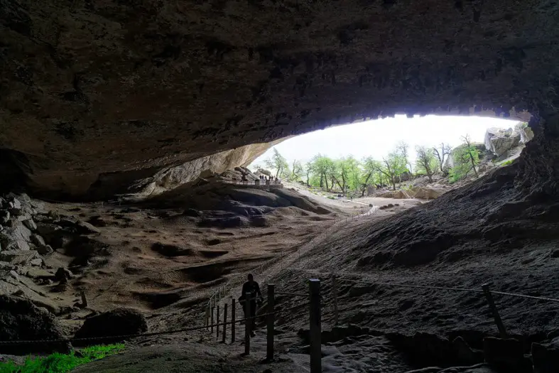 Cuevas Miladon