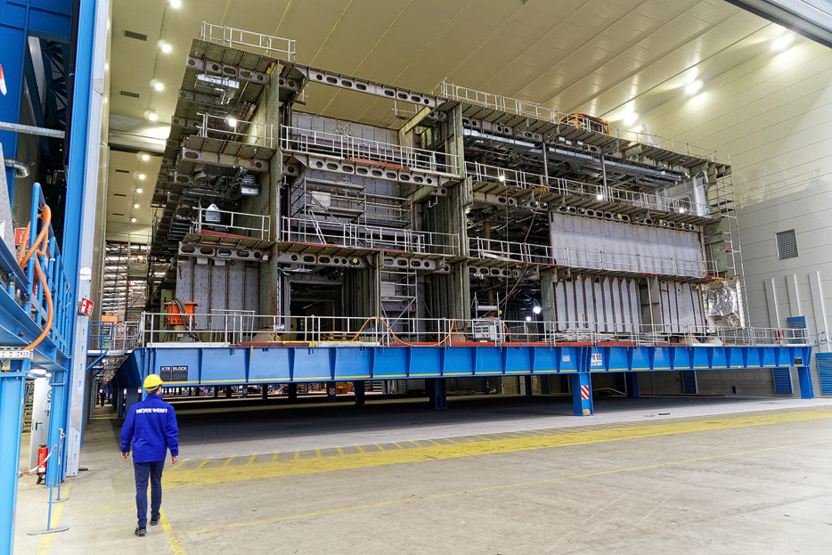 Fließfertigung in Bauhalle 4