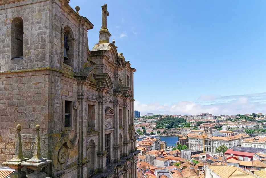 Blick auf Porto vom Vorplatz der Kathedrale
