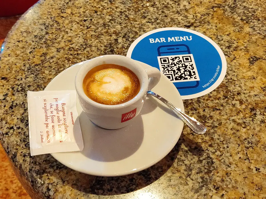 Espresso und Getränkemenü-QR-Code