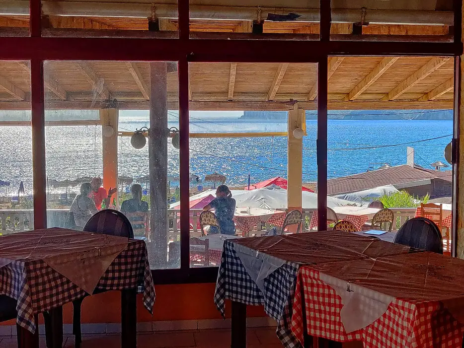 Taverne in Agios Georgios Pagi