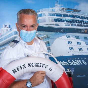 Hotelmanager Lothar König (Bild: TUI Cruises)