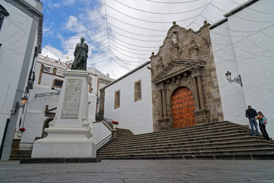Plaza de España und Kirche Matriz de El Salvador, Santa Cruz