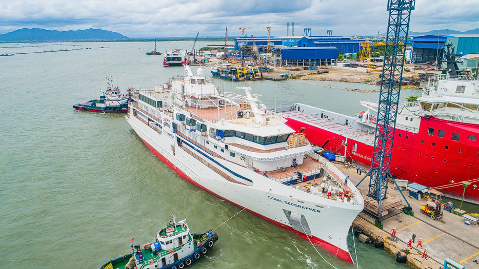 Coral Geographer in der Werft (Bild: Coral Expeditions)
