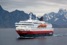 "Grüne Modernisierung": 25 Prozent weniger CO2-Emissionen für Hurtigruten-Postschiffe geplant