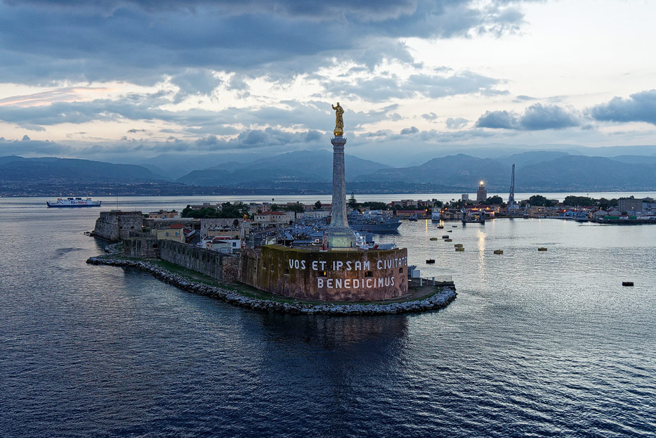 Hafeneinfahrt von Messina