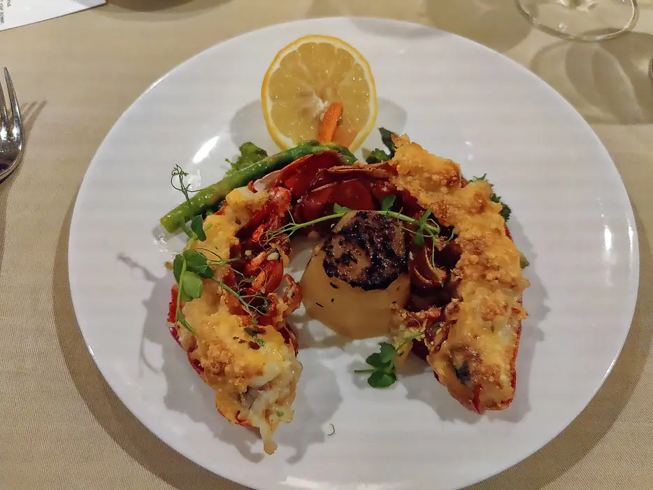 150 Central Park, Lobster Thermidor