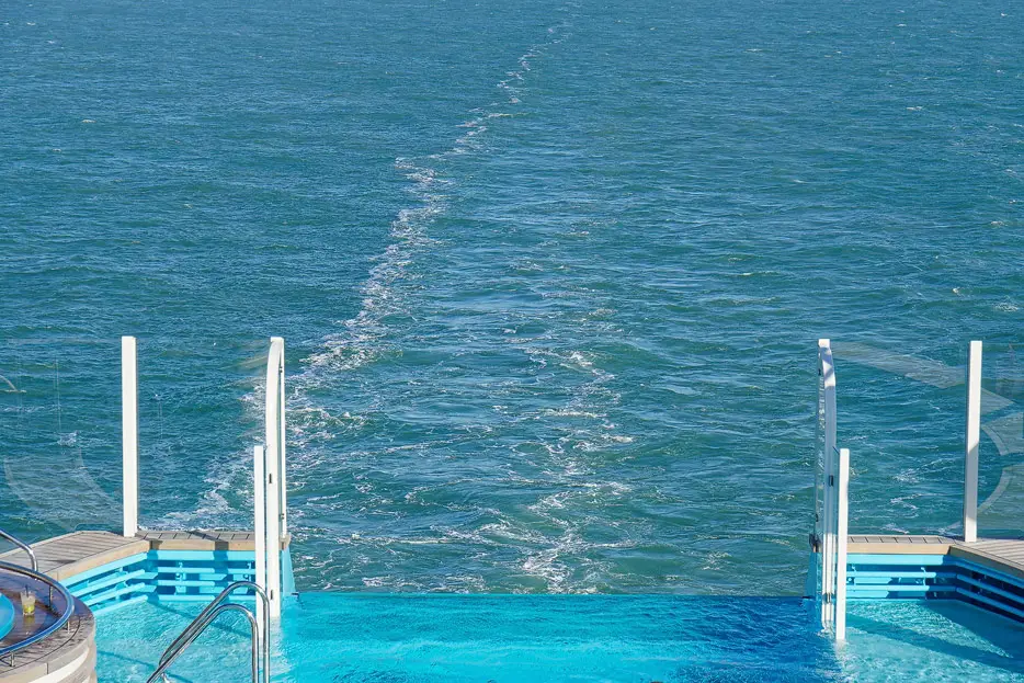 Ocean Deck - Infinity-Pool