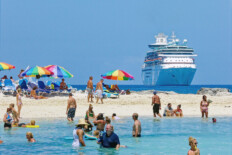 Die faszinierende Geschichte der Kreuzfahrt-Privatinsel Coco Cay, die eigentlich etwas ganz anderes werden sollte