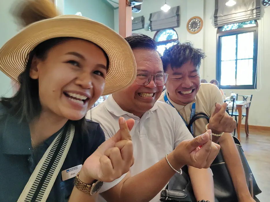 unsere drei wunderbaren Guides in Bangkok: Pim