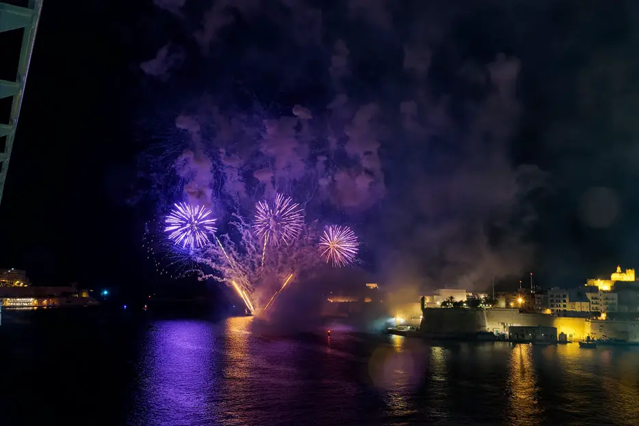 Feuerwerk im Grand Harbour von Valletta