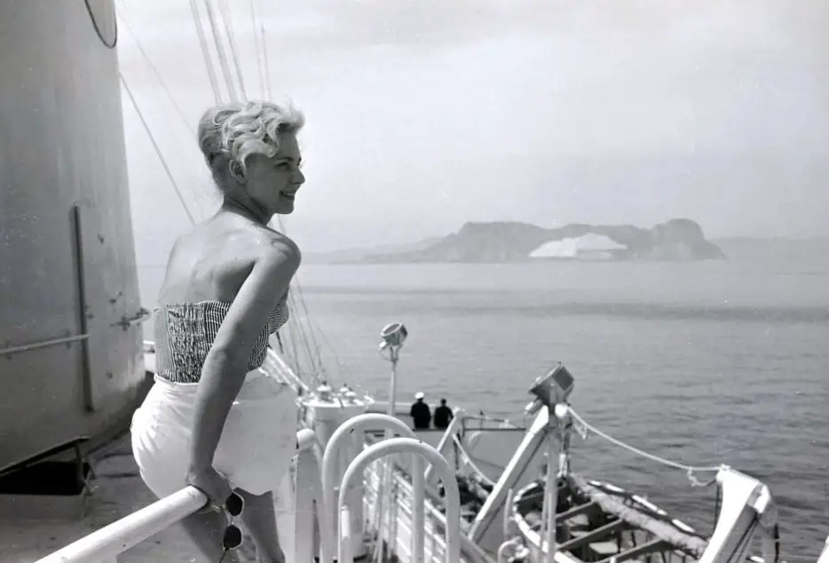 Historisches Foto, betitelt "Bordleben auf der Federico C." von 1959 (Bild: Ansaldo Foundation)