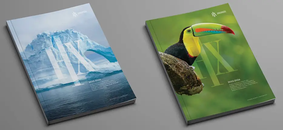 Kataloge im neuen Design von HX (Bild: Hurtigruten)