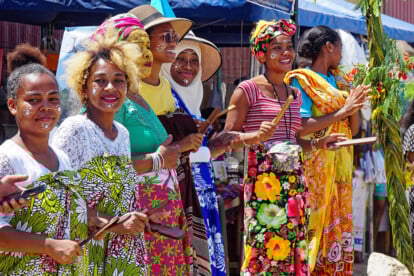 Begrüßung im Hafen von Mahajanga