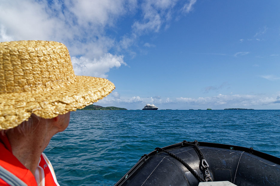 per Zodiac zurück zur Le Dumont D'Urville