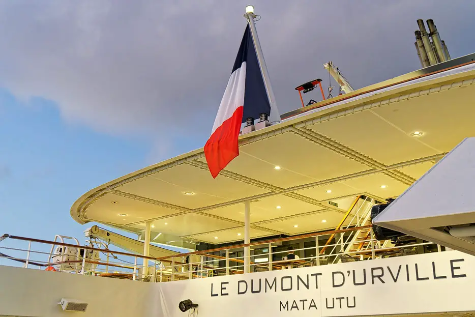 Französische Flagge: Das Schiff ist im französischen Überseegebiet Wallis and Futuna registriert