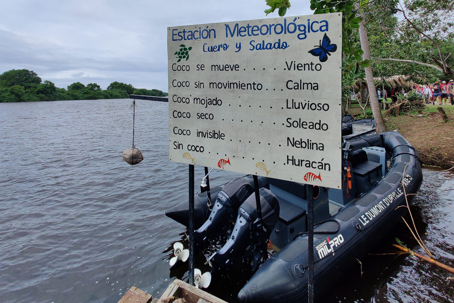 nicht ganz ernst gemeinte Wetterstation in Cuero y Salada