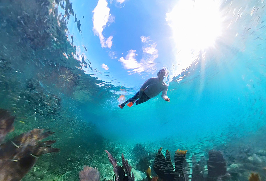 UV-Schutz-Shirt und -Hose zum Schnorcheln