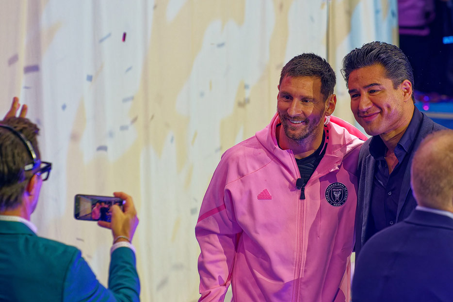 zwei Stars beim Erinnerungsfoo: Lionel Messi, Mario Lopez