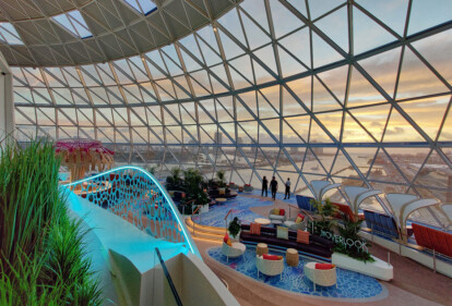 The Outlook im Aquadome der Icon of the Seas