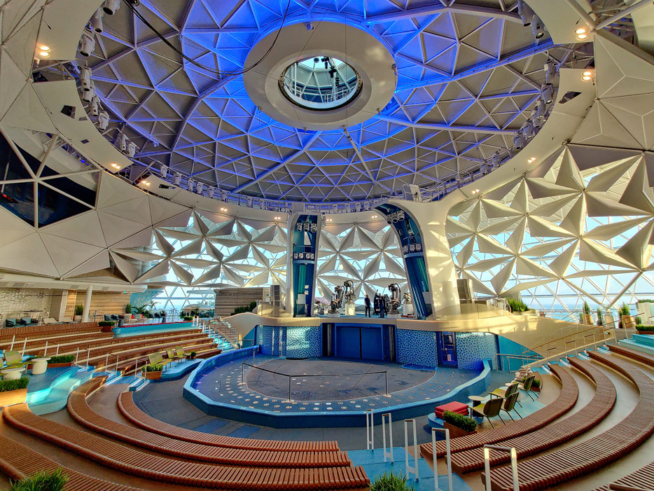 Aquatheater im Aquadome