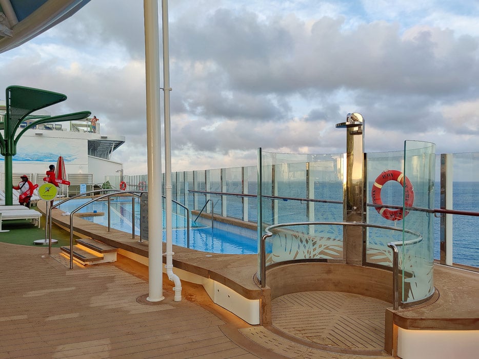 Cloud 17, Chill Island