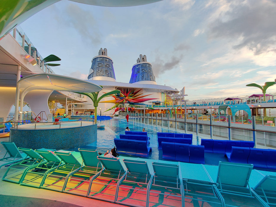 Royal Bay Pool, Chill Island