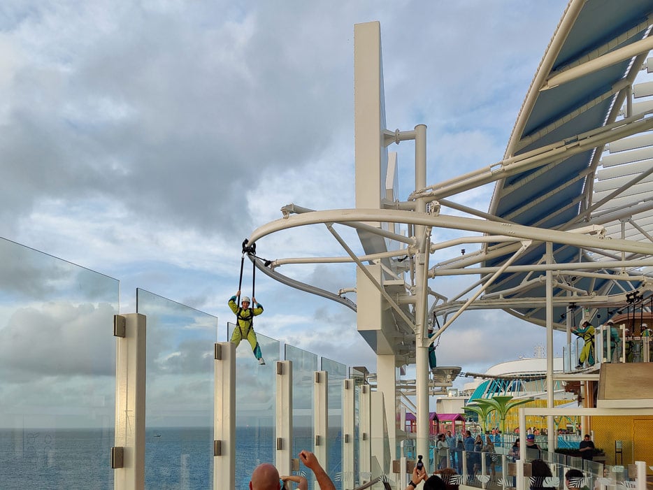 Thrill Island, Crown's Edge