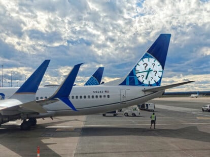 Uhrzeit-Umstellung auf Reisen (Symbolbild)