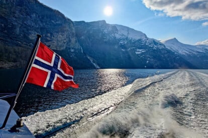 Geirangerfjord, norwegische Flagge
