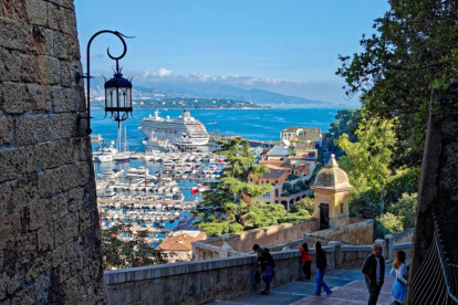 Blick aufs Kreuzfahrt-Terminal in Monte Carlo