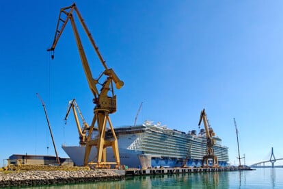 Allure of the Seas bei Navantia in Cadiz