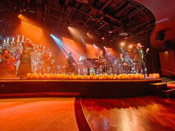 Show in der Journeys Lounge