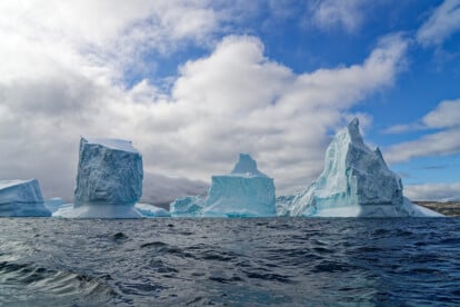 Eisberge im Sermiliak-Fjord