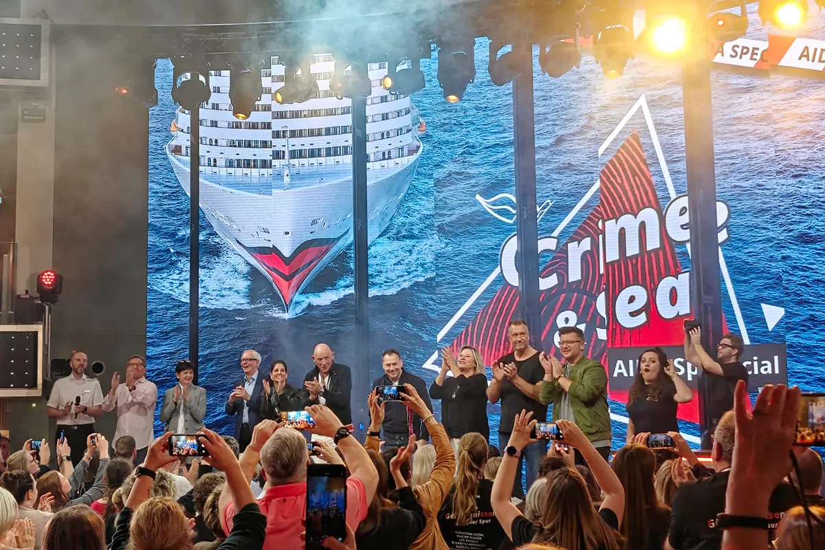 "Crime and Sea", AIDAnova