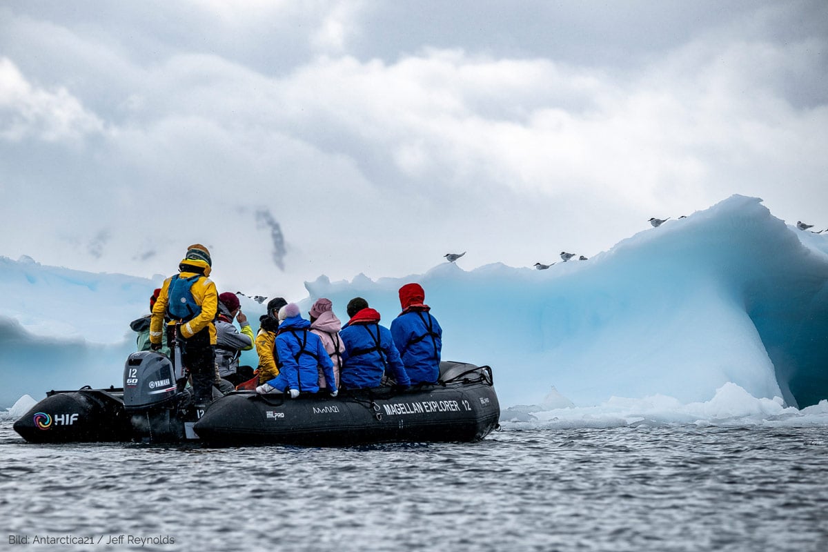 Zodiac der Magellan Explorer (Bild: Antarctica 21 / Jeff Reynolds)