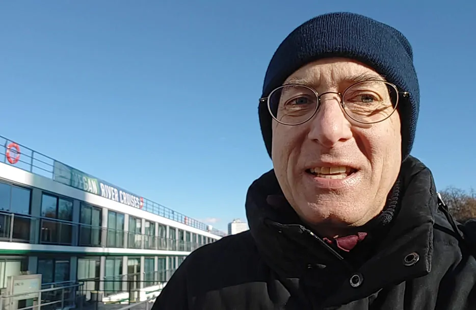 Franz Neumeier, MS Joy, in Linz