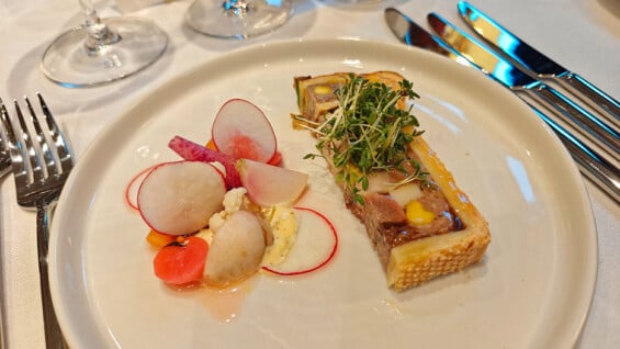 Moments, Fine Dining