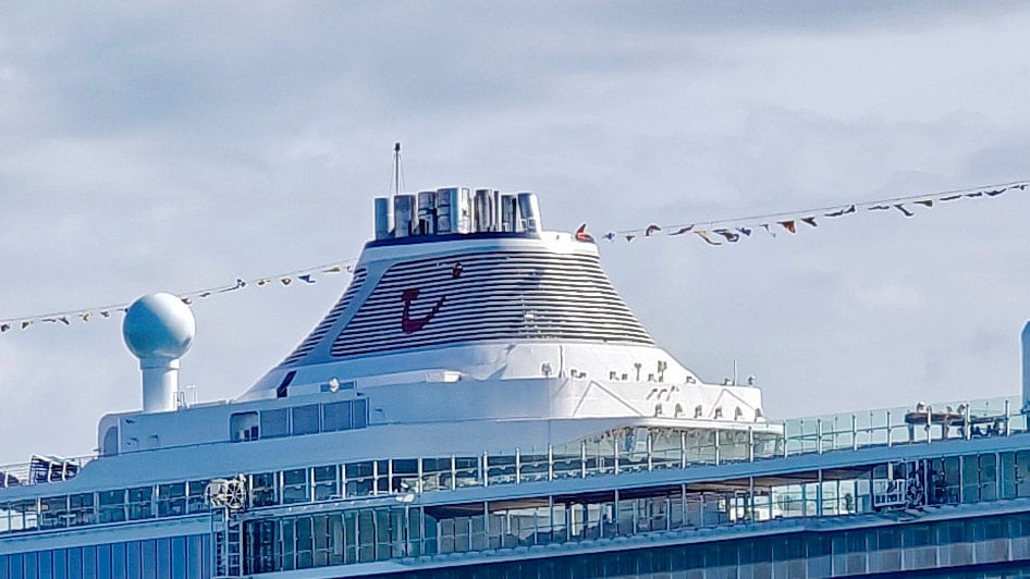 Mein Schiff Relax - Schornstein, Logo