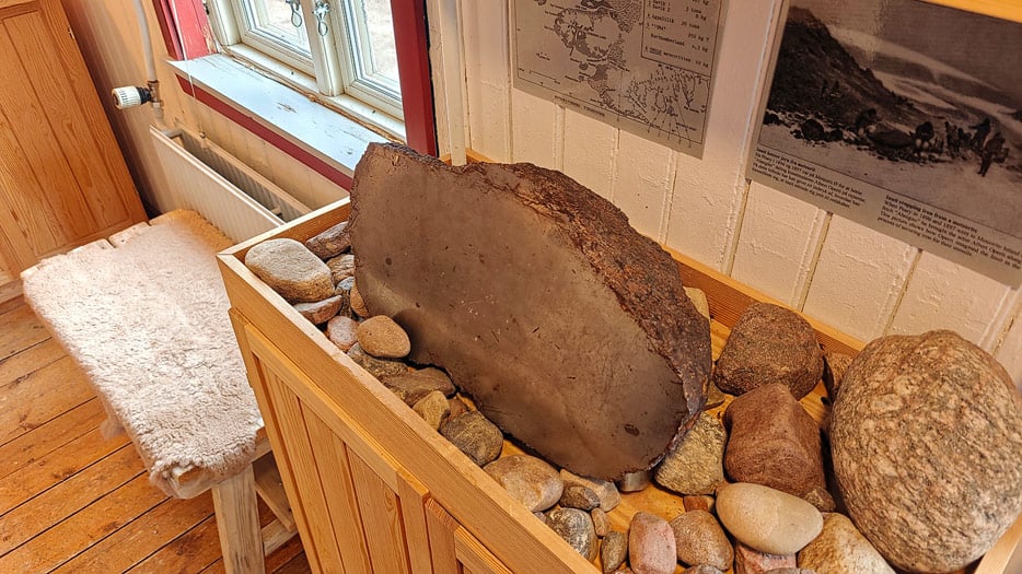 Meteoritenstück im Museum in Qaanaaq