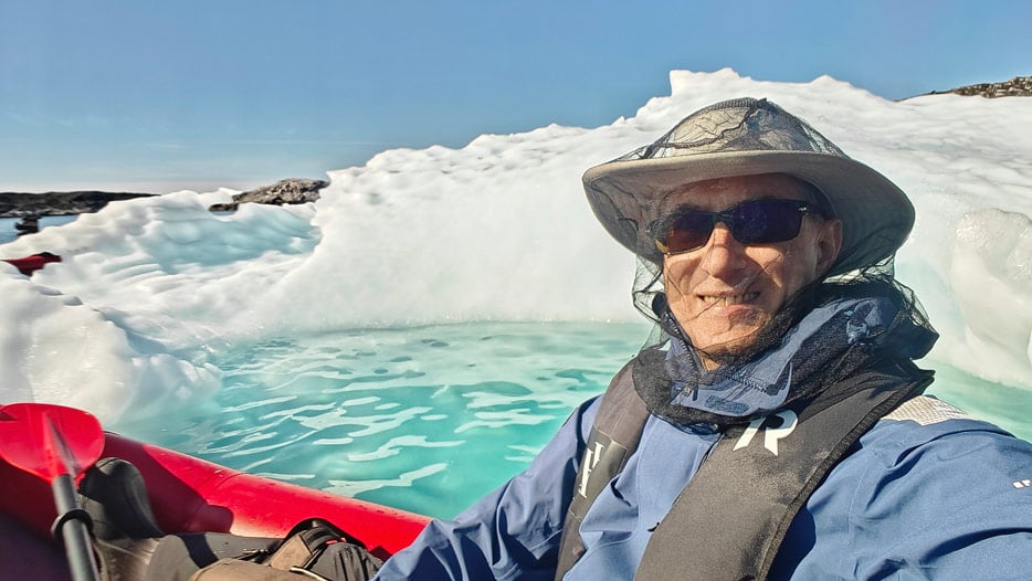 Discovery-Kajak in der Bucht vor Qeqertarsuaq