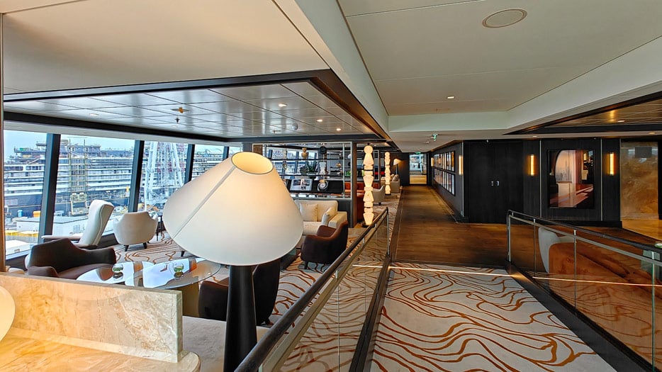 Explora Lounge