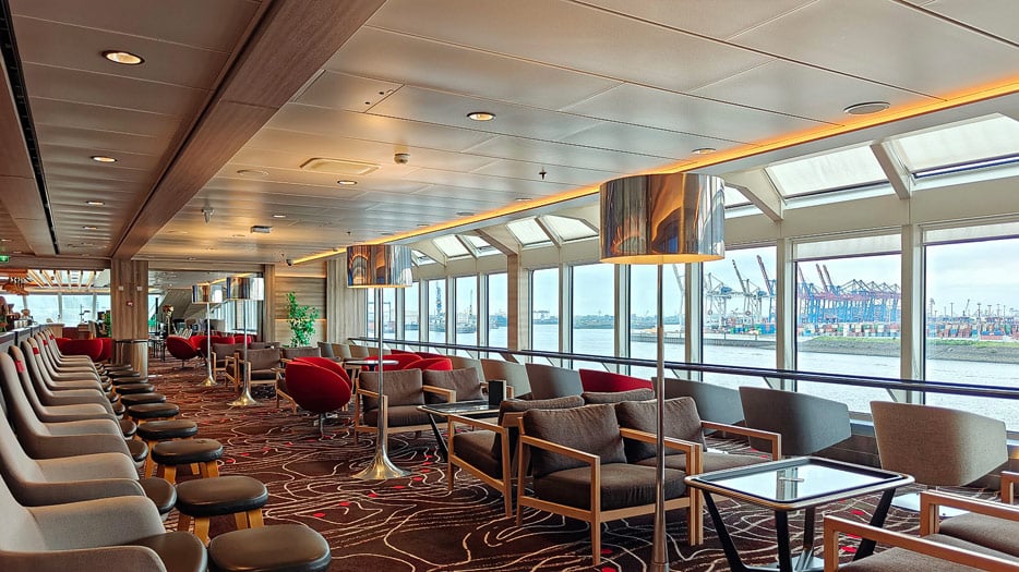 Explorer Lounge