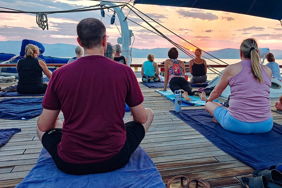 Yoga zum Sonnenaufgang