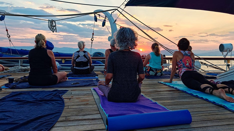 Yoga zum Sonnenaufgang