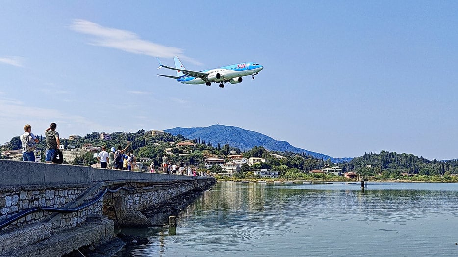 Plane-Spotting am Flughafen von Korfu