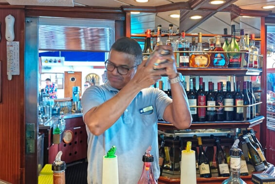 Head Barkeeper Cliff