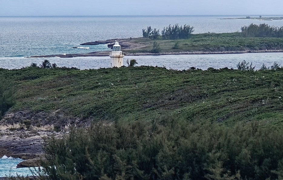 Blick auf den historischen Leuchtturm von Great Stirrup Cay von 1863.