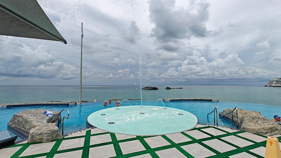 Silver Cove, Infinity-Pool